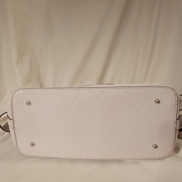 Guess purse - Picture 5 of 9